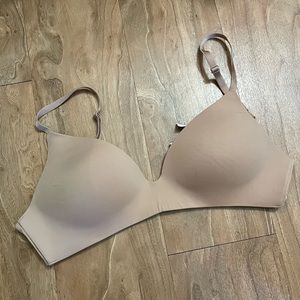 Victoria secret tshirt bra